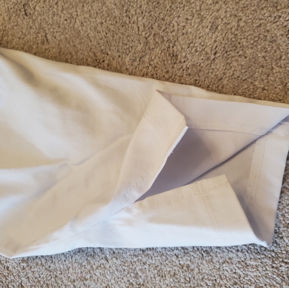 DeVia Capris - Picture 6 of 6